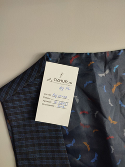 Жилетка в модную клетку, визуально на 48 размер