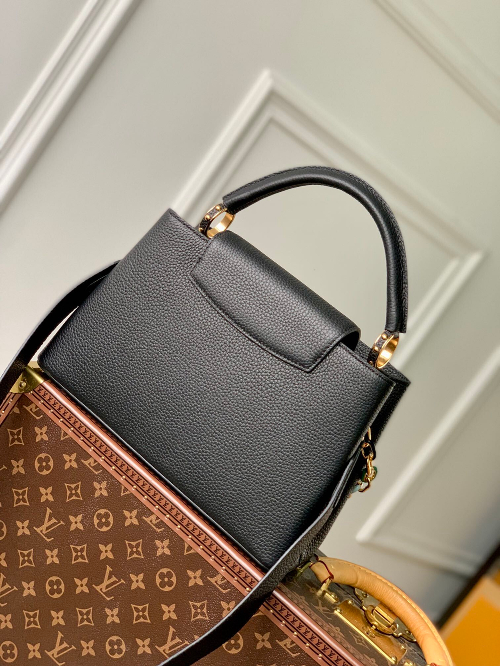 Louis Vuitton Capucines MM