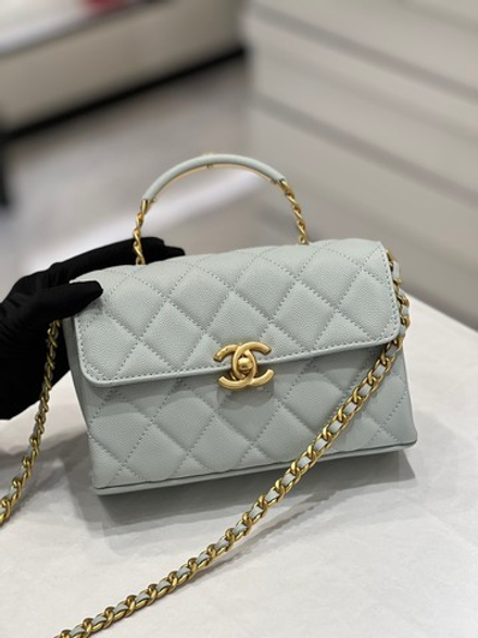 Chanel Carry Me 19 cm