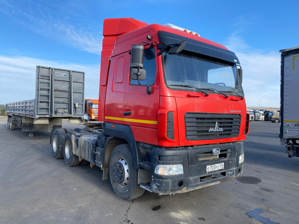МАЗ 6430 6x4 Седельный тягач 643028-520-012 (Дизельный, 11,7 л, 428 л.с., МТ)