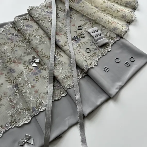 Вышивка на сетке желтая бледная 22 см