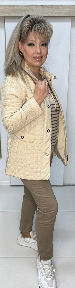 Модная cтеганная куртка