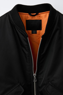 ZARA БОМБЕР ИЗ НЕЙЛОНА СО СБОРКАМИ, ЧЕРНЫЙ