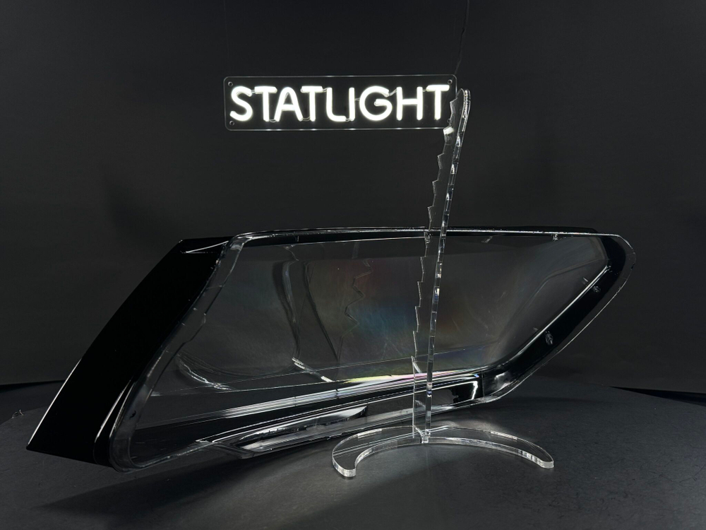 Правое стекло фары Volkswagen Touareg FL NF 2015-2019