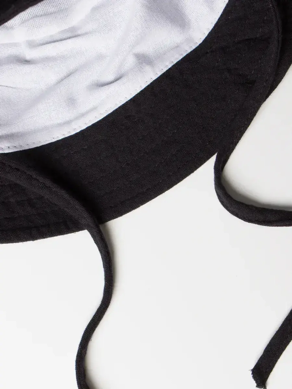 Черная детская панама на лето с завязками