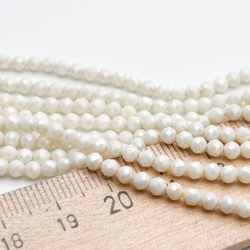 Фианит "матовый" (кубический цирконий), цвет светло-желтый, размер около 3 мм, цена за нить 38 см