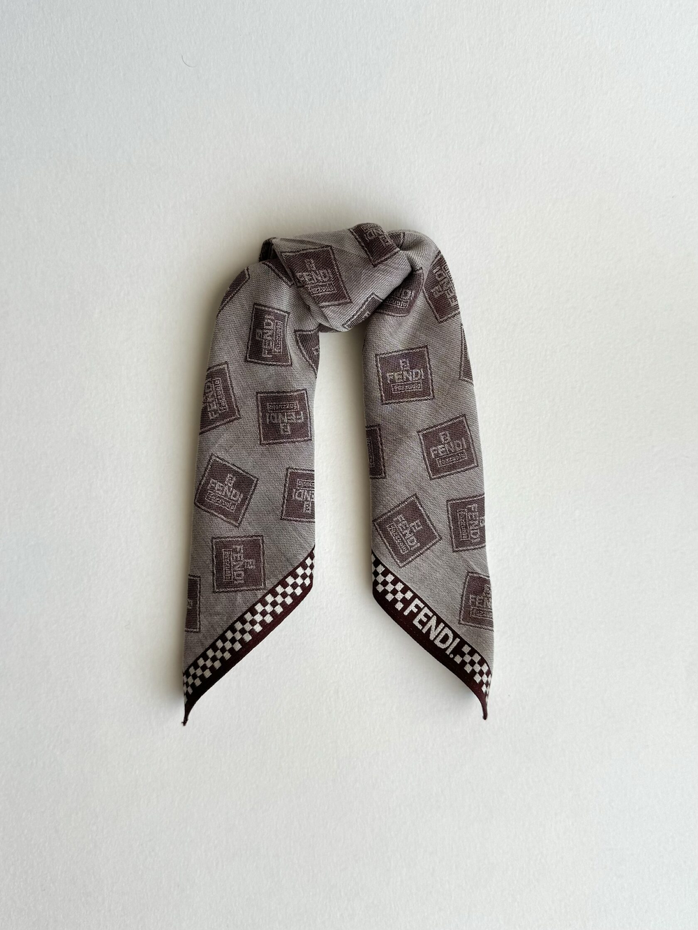 Платок коричневый Fendi