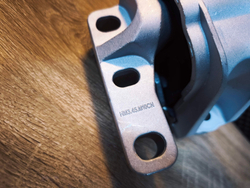 Опора двигателя правая VAG VW Tiguan 5N1  Audi Q3 8UB