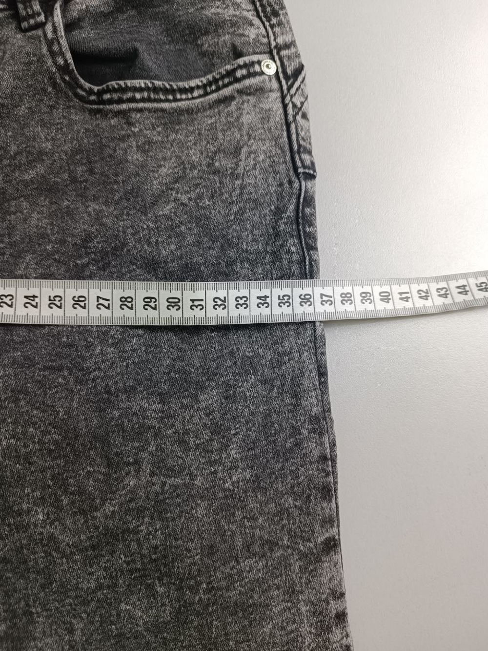 Джинсы MNG модного серого цвета 40 размер