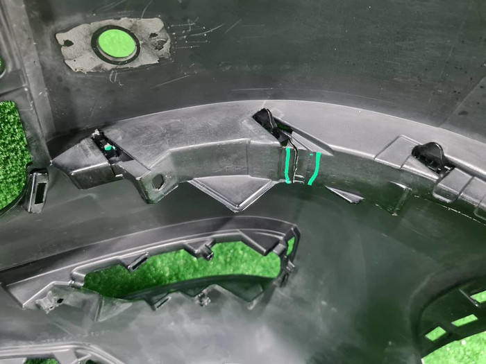 Бампер передний Toyota Land Cruiser 300 (2021-н.в.)