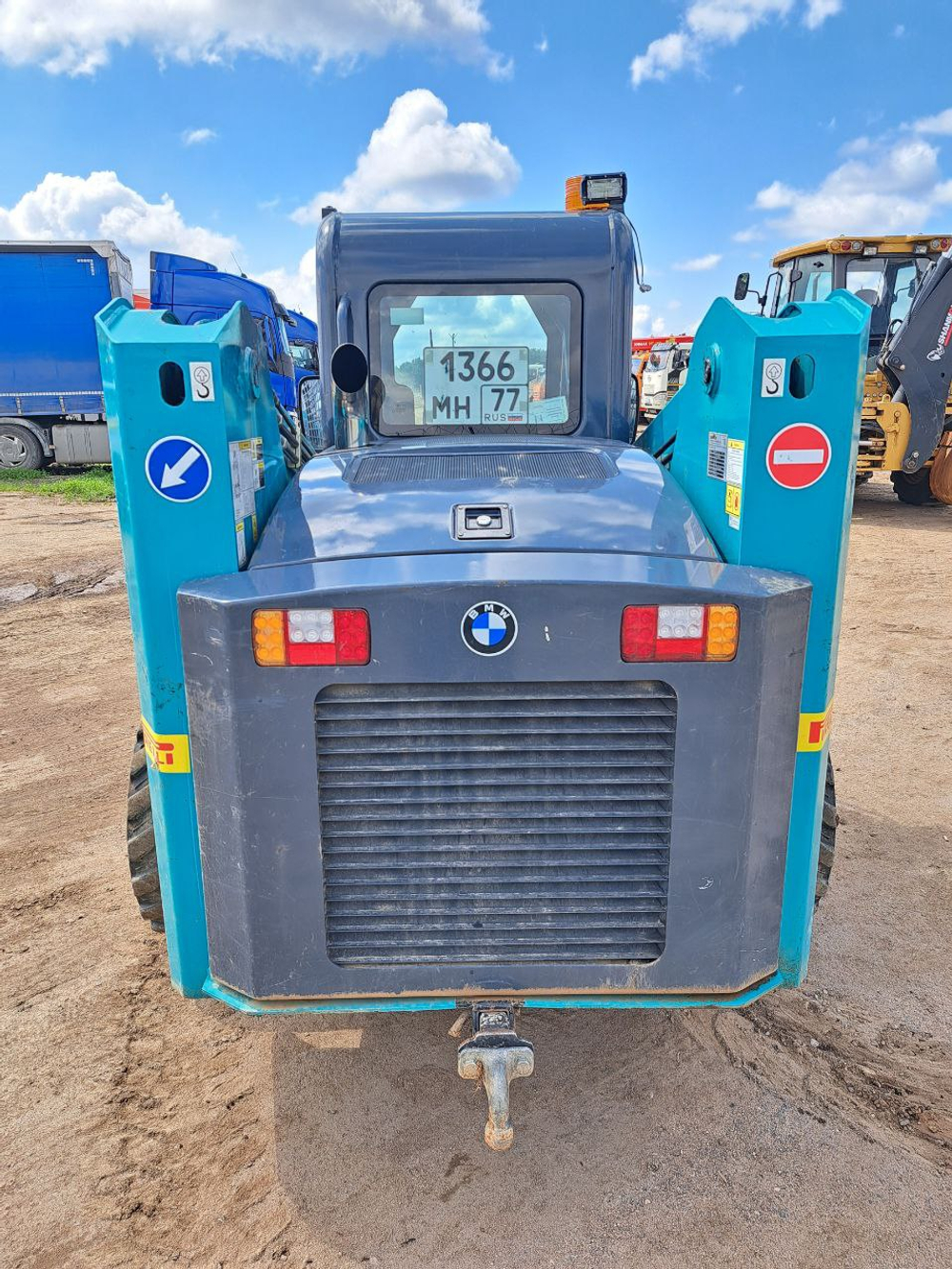 SUNWARD SWL* Мини погрузчик SWL3220 (Дизельный, 3,3 л, 74 л.с., АТ)