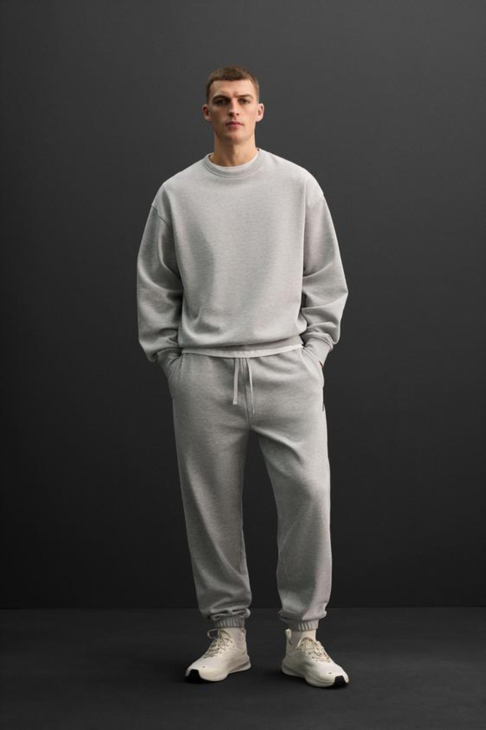 ZARA ТОЛСТОВКА С КРУГЛЫМ ВЫРЕЗОМ, СЕРЫЙ С МЕЛАНЖЕВОМ ЭФФЕКТОМ