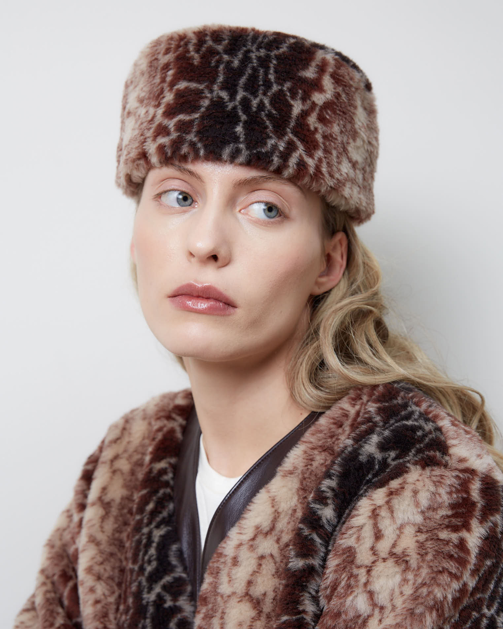 Шляпка-таблетка из шерсти Стелла Маккартни коричневый/молочный