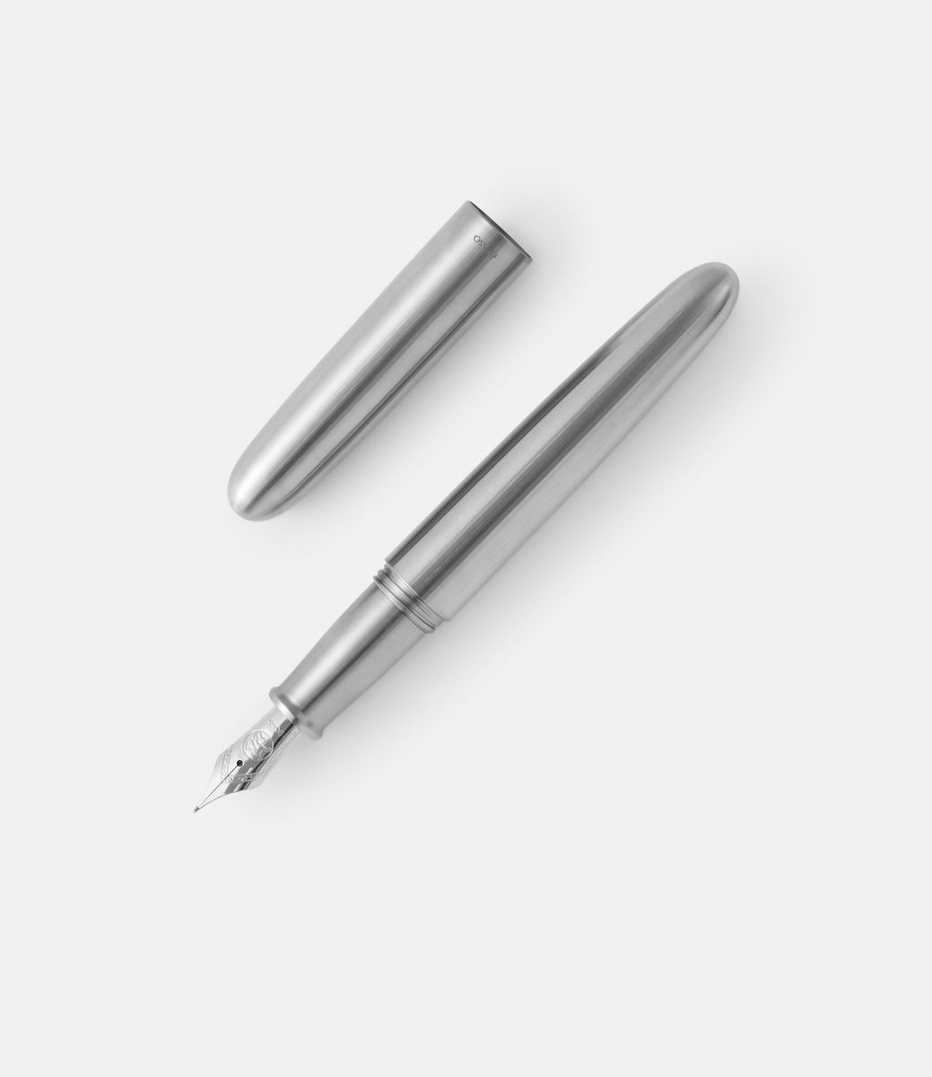Ensso Piuma Titanium — перьевая ручка из титана