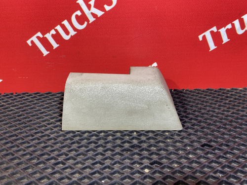 Накладка салона правая 2016г.