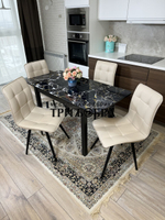 Стеклянный раздвижной стол "Черный мрамор" и стулья "ГУЧИ" ваниль