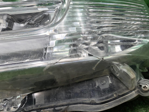 Битая Фара левая Toyota Land Cruiser 200 15-21 LED