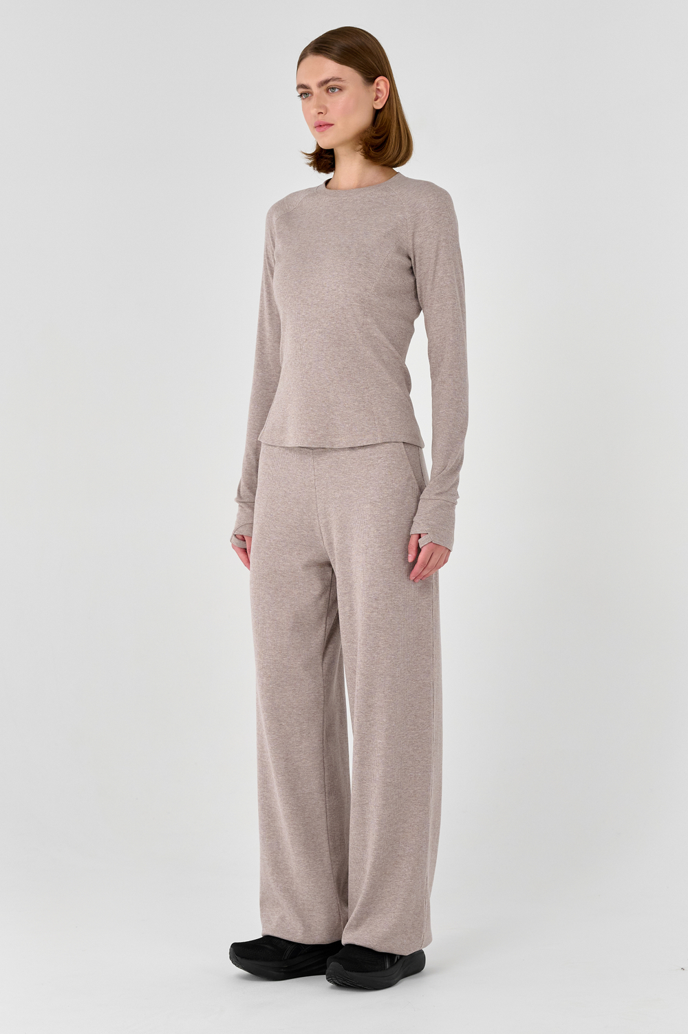 Лонгслив приталенный с рельефом