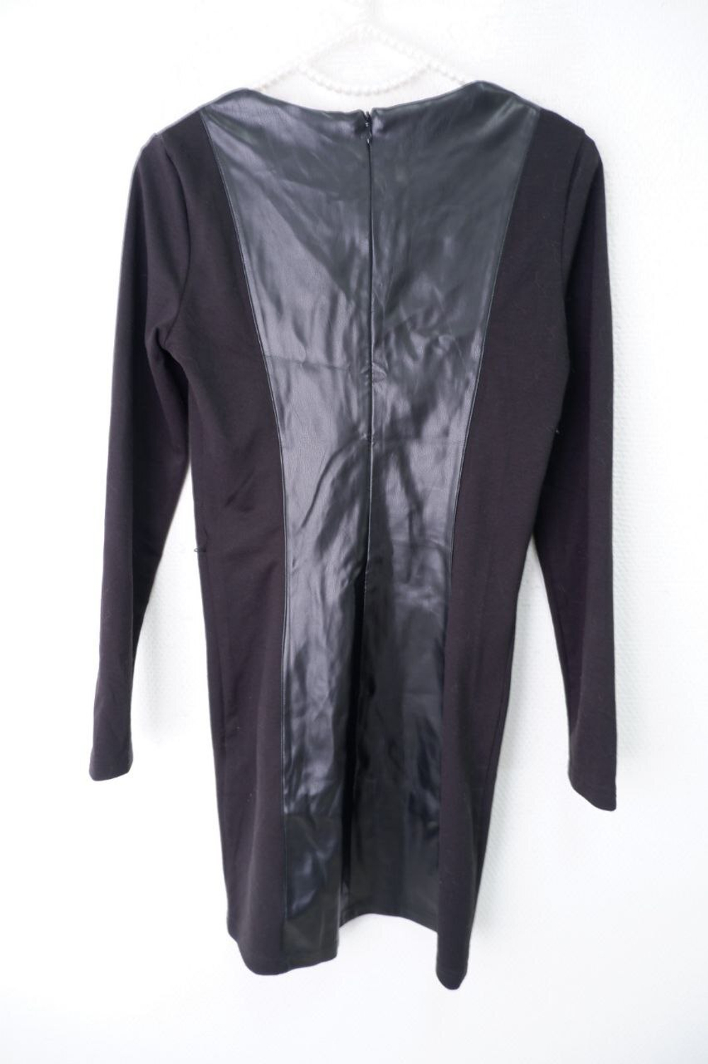 Платье Zolla с кожаными вставками 40 размер