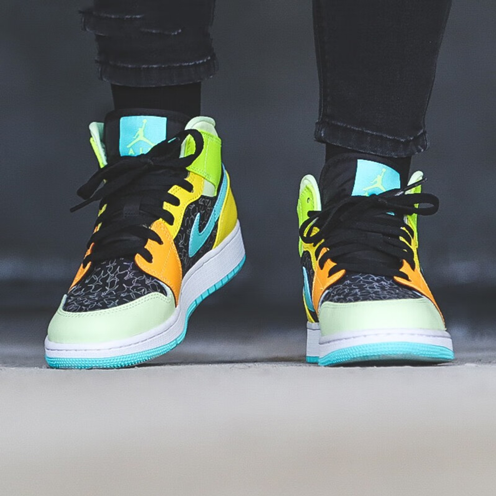 Jordan 1 Mid SE Aurora Green GS