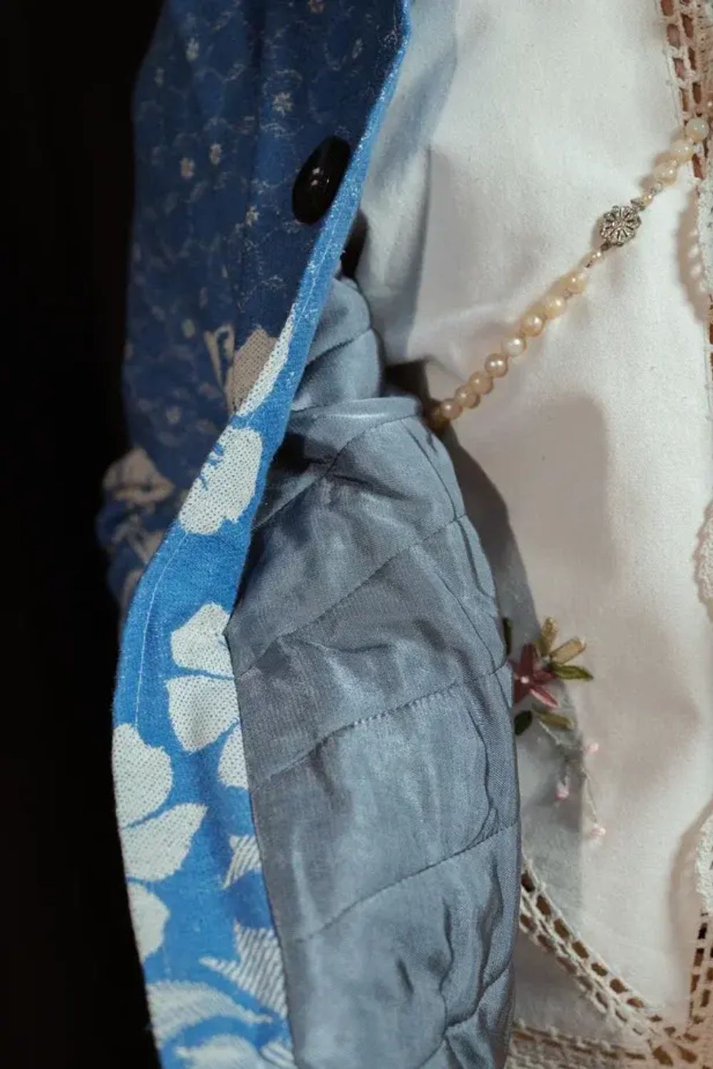 Купить Куртка Soeurs Утепленная с Кружевным Карманом синяя Куртка Soeurs Утепленная с Кружевным Карманом синяя