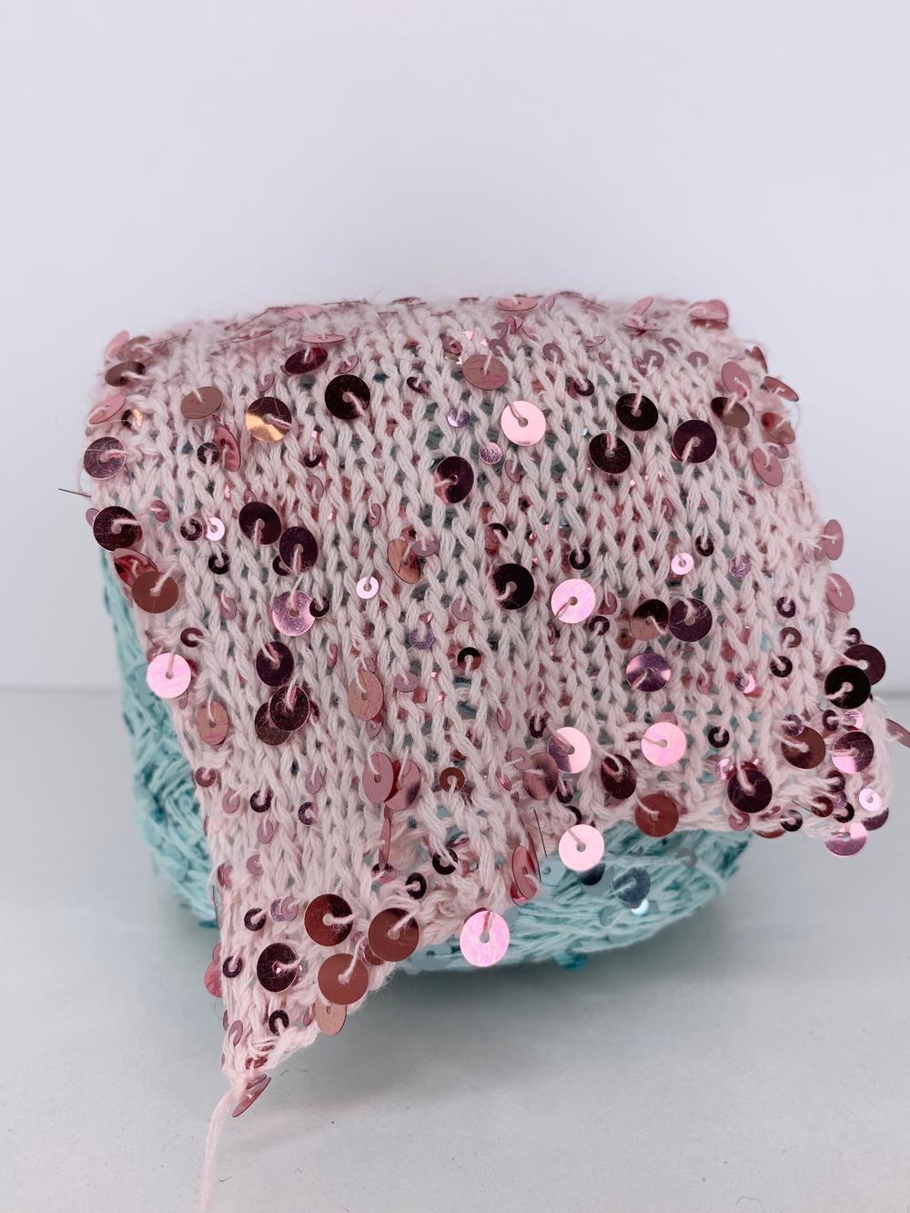 GLAMOUR хлопок, пайетки 240м/100гр цвет: ментоловый, зеркальные ментоловые пайетки. MP