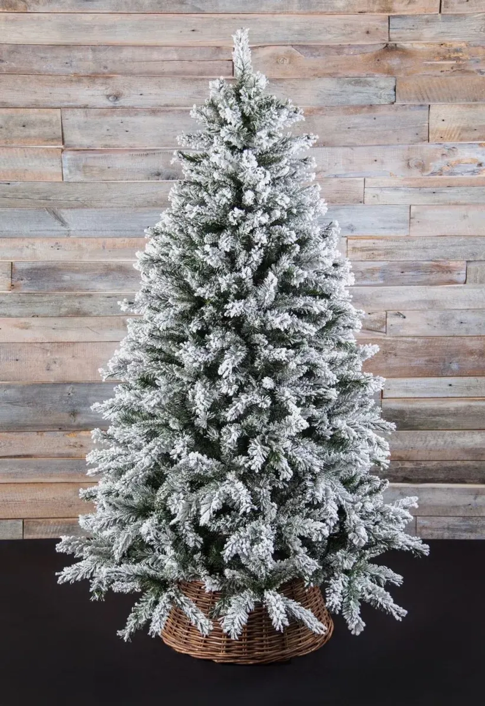 Ель Атлантида заснеженная 215 см., мягкая хвоя, Black Box (74343)