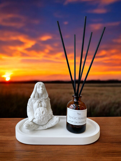 Статуэтка Богиня луны и диффузор для дома на подносе