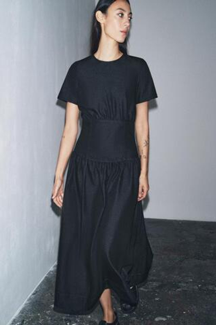 ZARA ДЖИНСОВОЕ ПЛАТЬЕ МИДИ — ZW COLLECTION, СИНИЙ