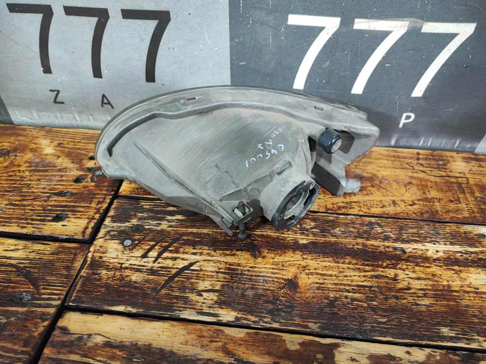 ПТФ передняя правая Lexus RX 2 03-09 Б/У Оригинал 8121048020