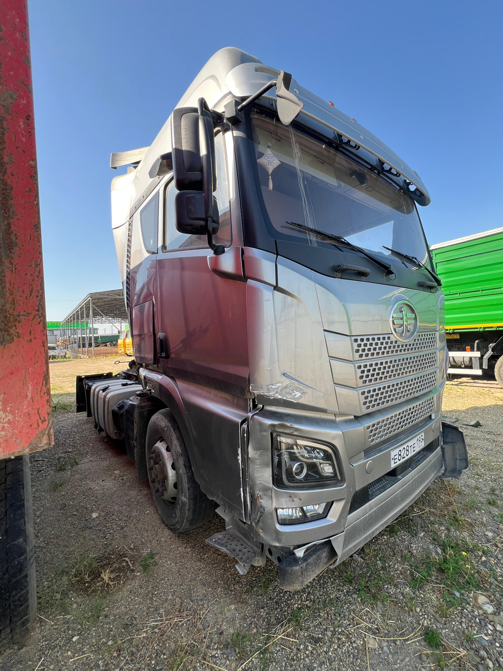 FAW JH6 4x2 Седельный тягач CA4180P25K15E5A80 (Дизельный, 11,6 л, 453 л.с., АТ)