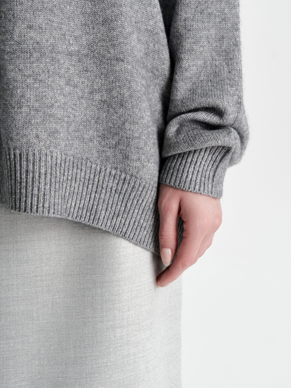 Свитер из мериноса и кашемира в сером цвете