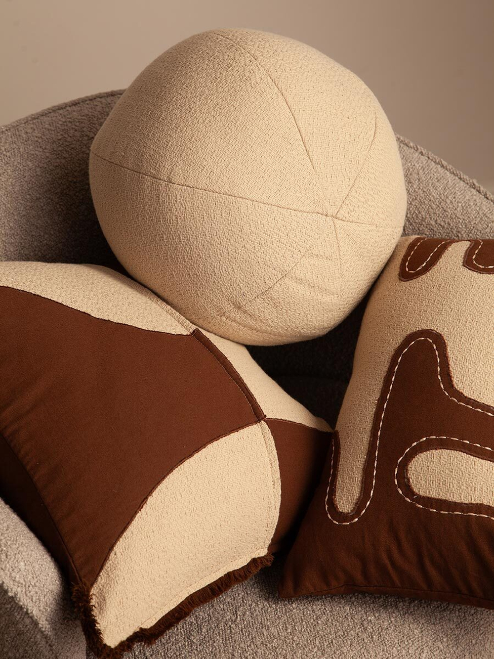 Подушка декоративная sand sphere из коллекции essential, D28 см