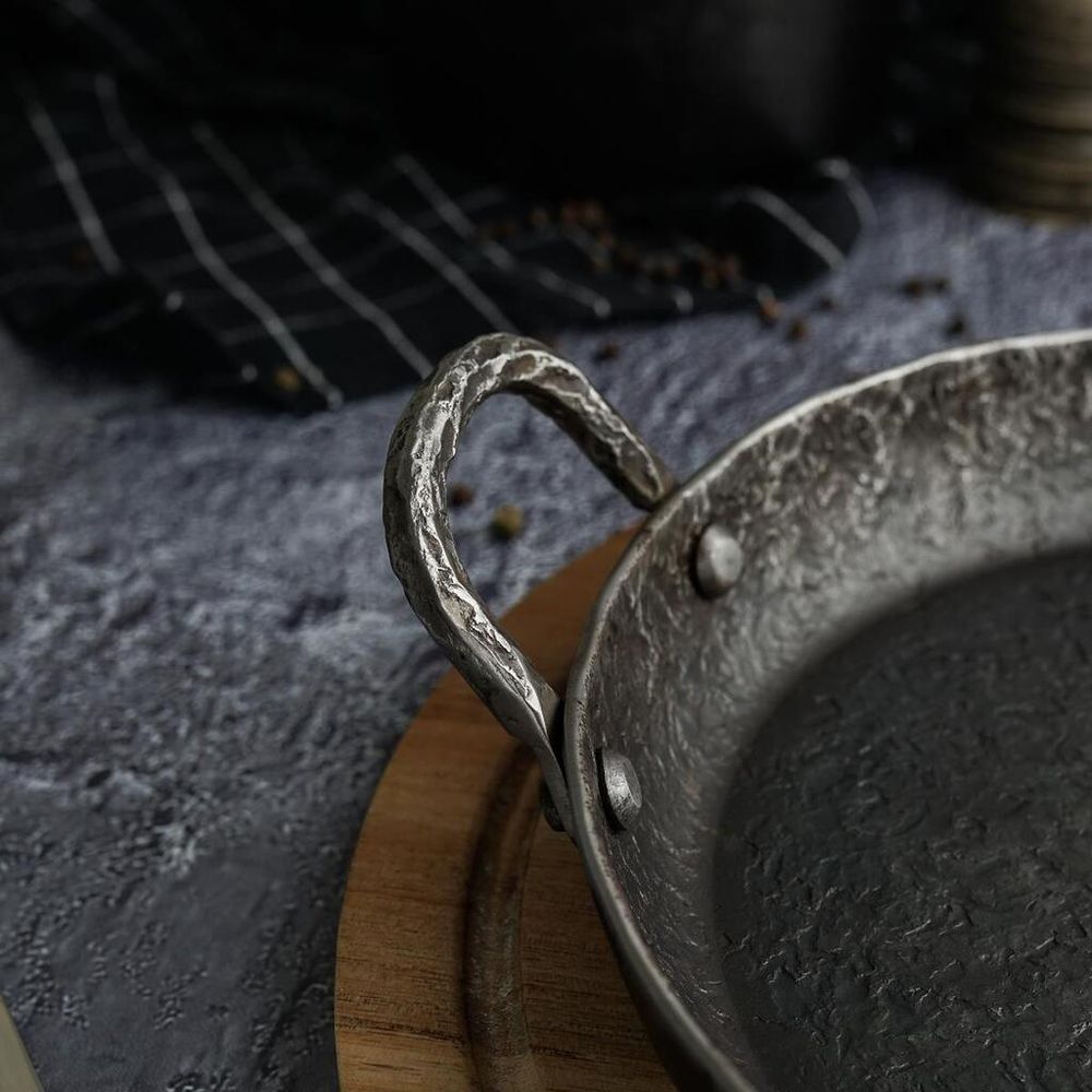 Сковорода для подачи 22 см h3,3 см круглая 2 ручки " " углерод. сталь ИНДУКЦИЯ P.L.