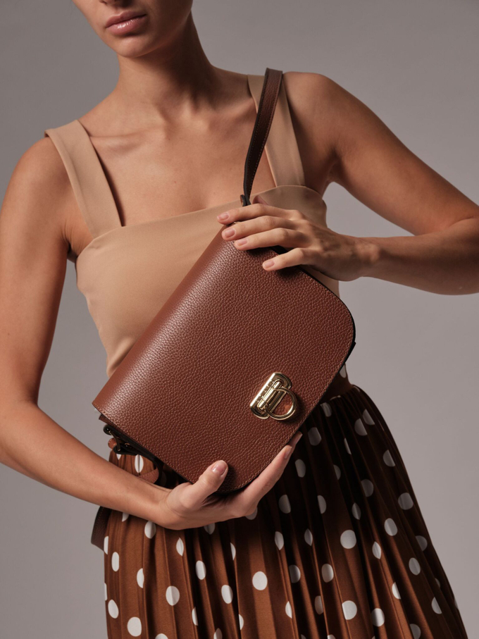 Сумка кожаная на плечо кросс-боди коричневая