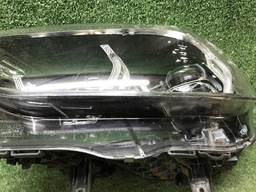 Битая Фара левая BMW X3 G01 (17-21) Adaptive LED