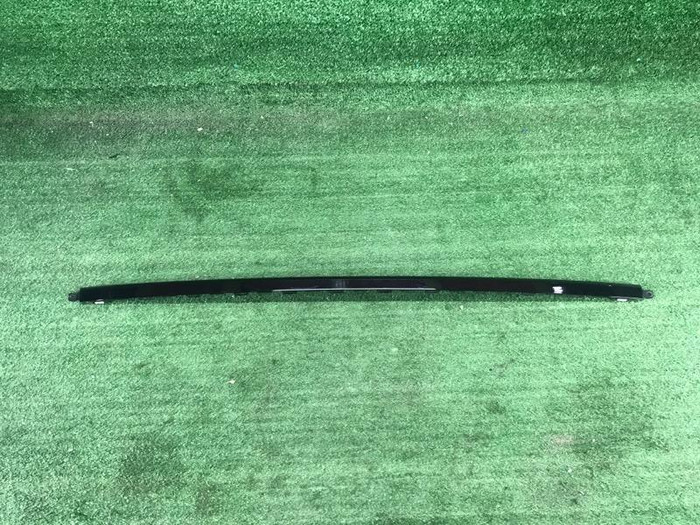 Молдинг заднего бампера Bentley Bentayga (2015-2020)