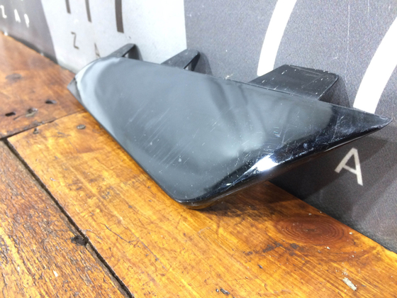 Накладка заднего бампера Kia Sorento 4 20-нв Б/У Оригинал 86698P2010