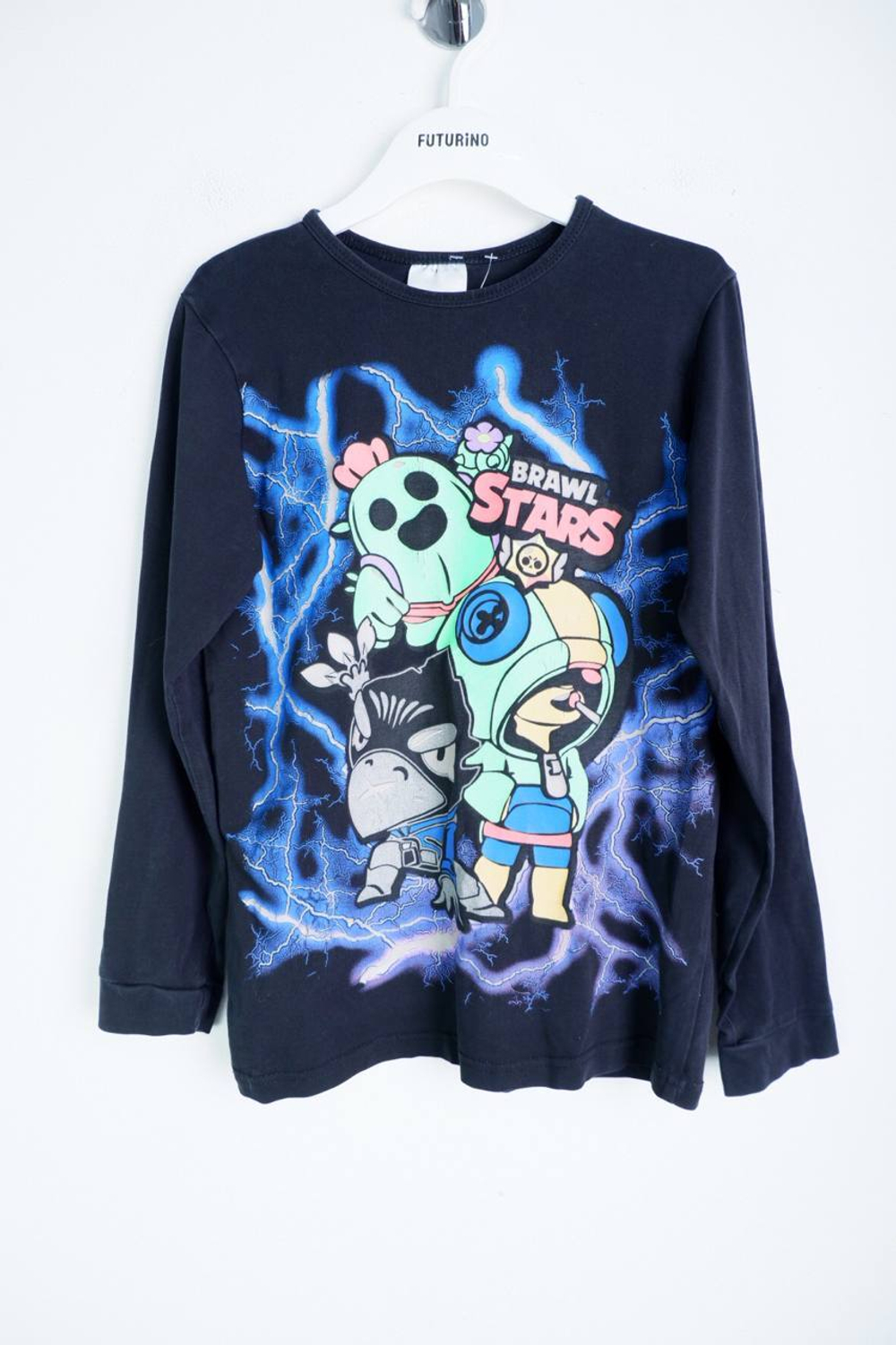 Лонг с модным принтом, визуально на 7/8 лет