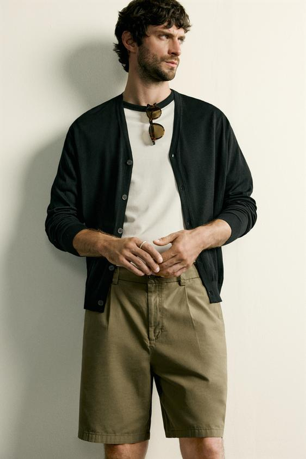 ZARA ШОРТЫ СО СКЛАДКАМИ REGULAR FIT, БЕЖЕВЫЙ