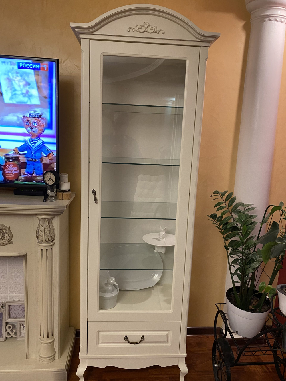 Витрина Zip-mebel Малонн Ави 1 ств. Белый