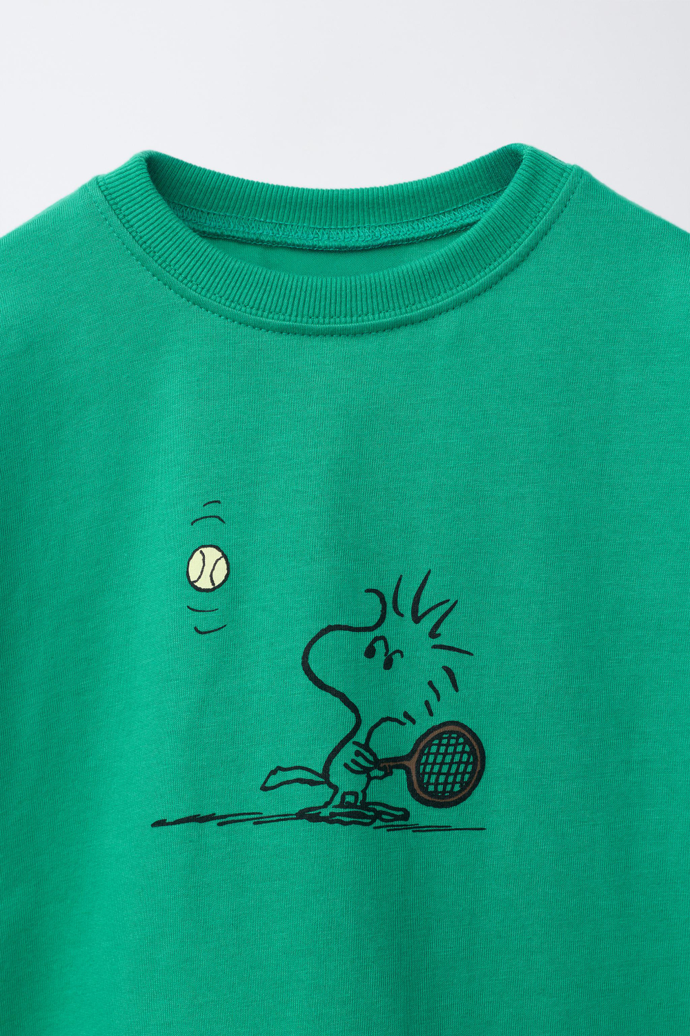 ZARA ФУТБОЛКА С ПРИНТОМ SNOOPY PEANUTS™, ЗЕЛЕНЫЙ