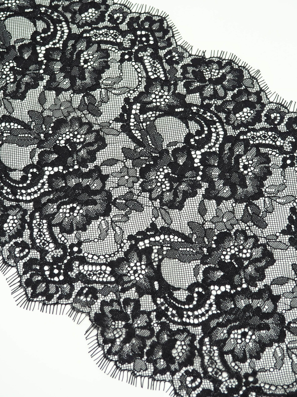 Кружево шантильи черное неэластичное ширина 23 см купон 2.9 м
