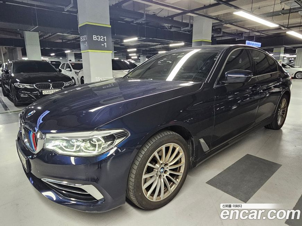 BMW 5 Series (G30) 520i Luxury (08.2020)