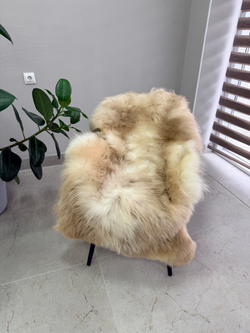 Шкура коврик меховой прикроватный овчина, 120х65 см.