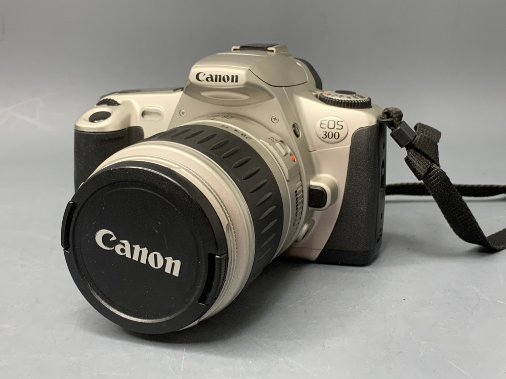 Canon EOS 300 kit EF 28-90mm 4-5.6 II