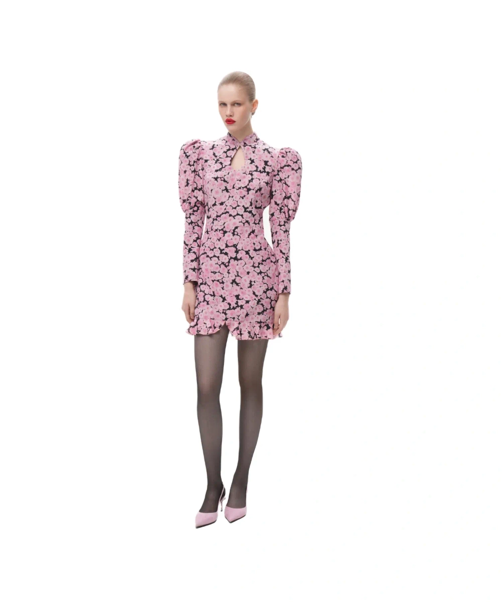 Giannetta mini, платье мини черное из крепдешина со средними розовыми цветами