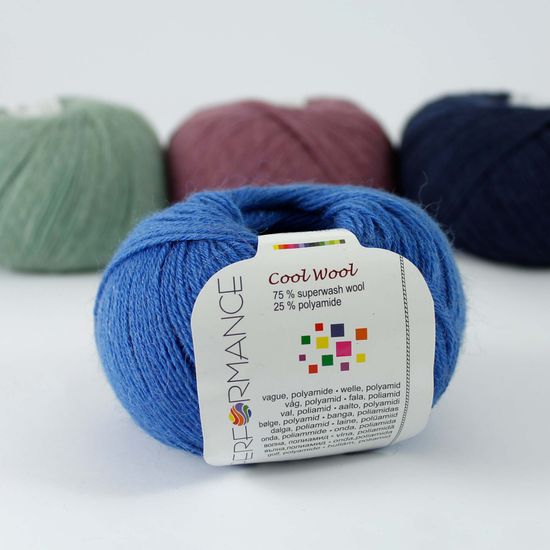 Пряжа Cool Wool 4-ply PERFORMANCE (75% шерсть супервош, 25% полиамид)