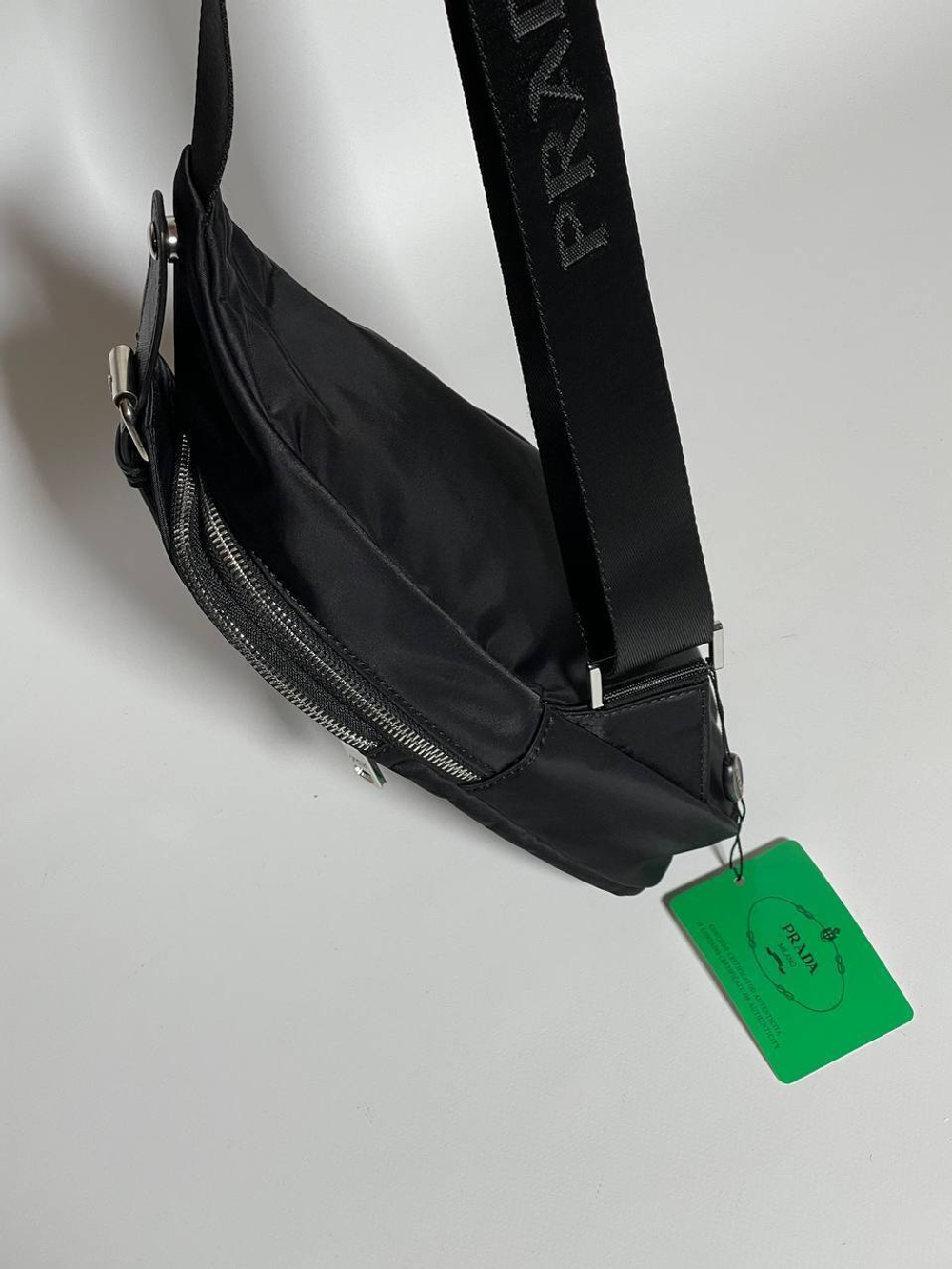 Сумка-слинг Prada
