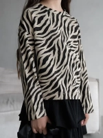 Летний костюм для девочки, лонгслив и юбка